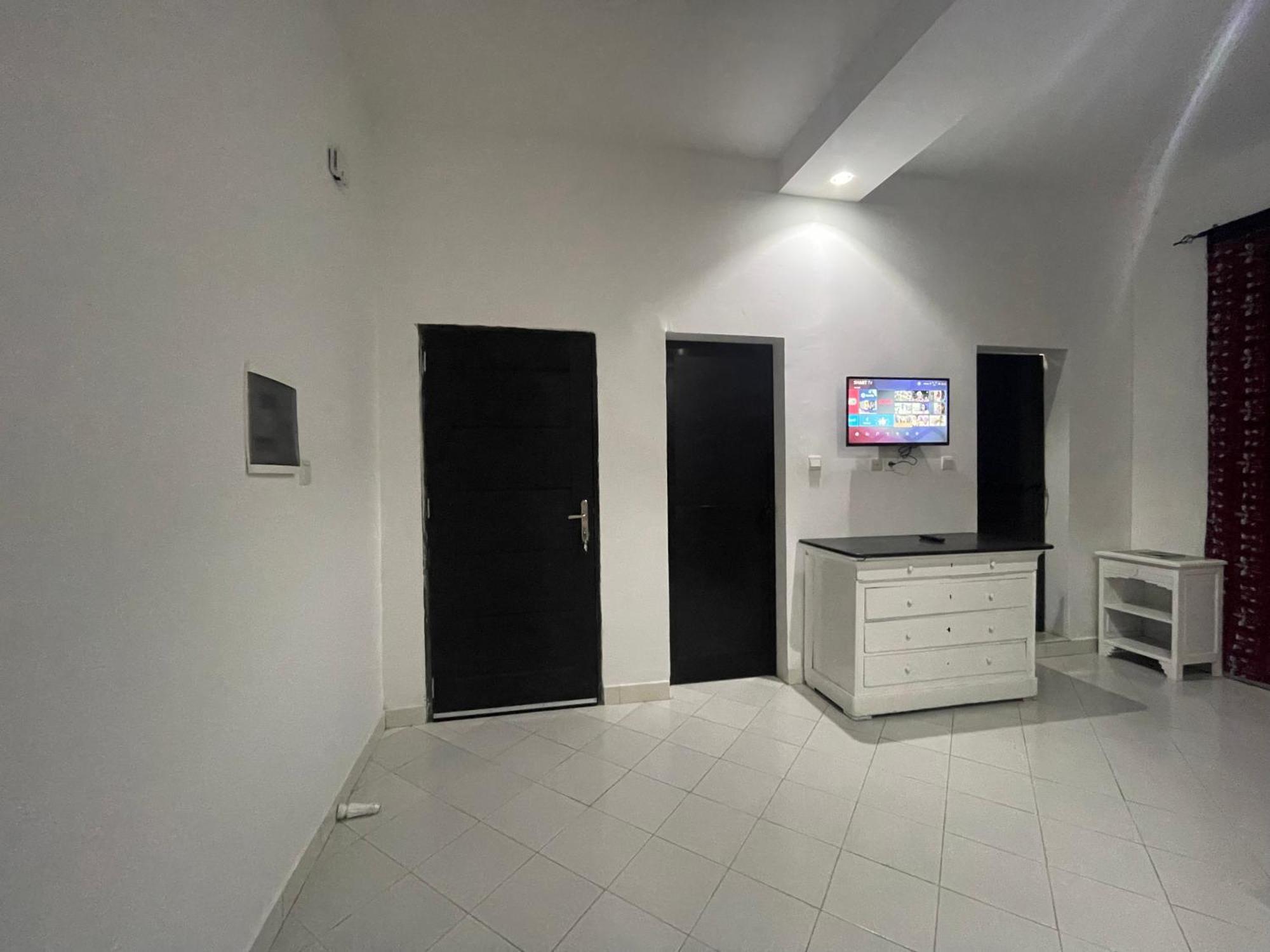 White Flat Almadies داكاغْ المظهر الخارجي الصورة