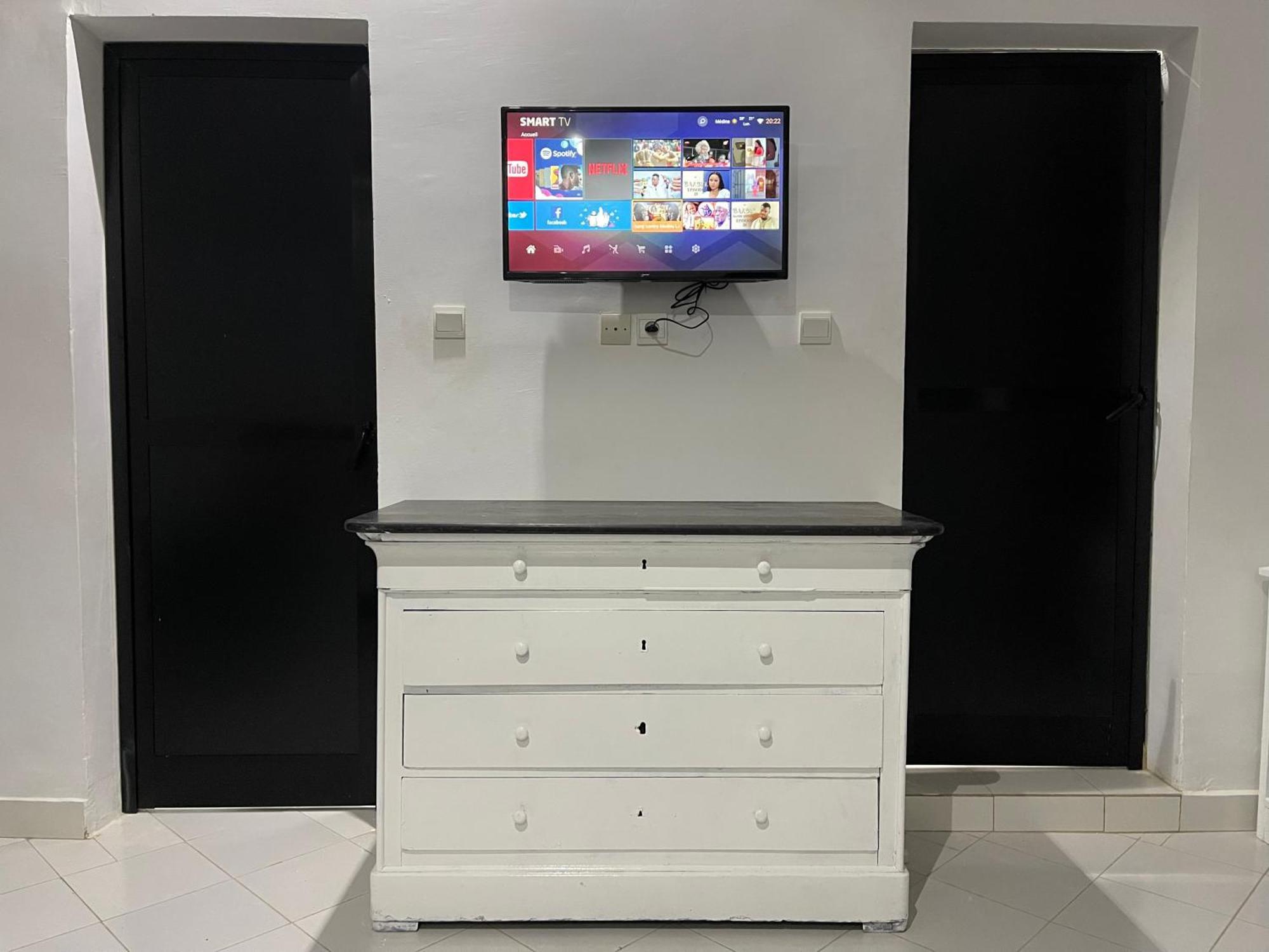 White Flat Almadies داكاغْ المظهر الخارجي الصورة