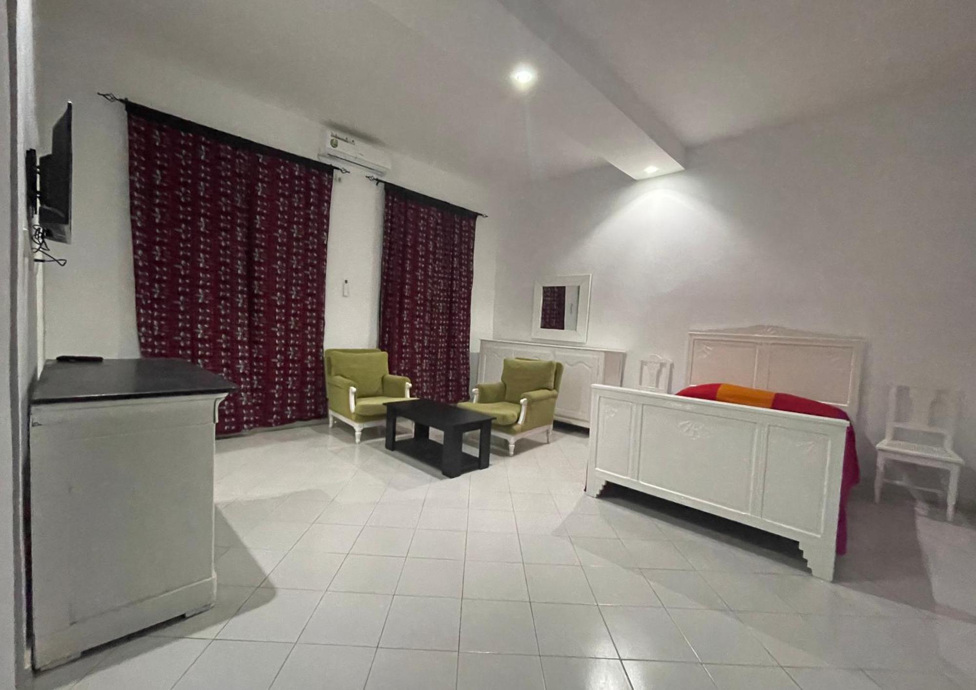 White Flat Almadies داكاغْ المظهر الخارجي الصورة